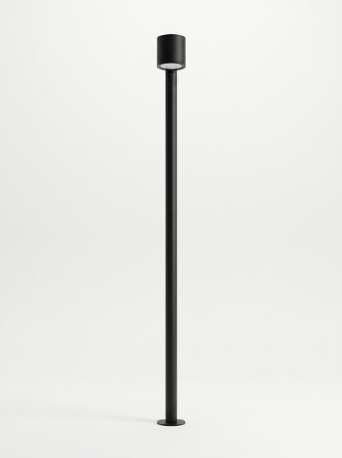 Lichtmast pulverbeschichtet in Tiefschwarz RAL 9005