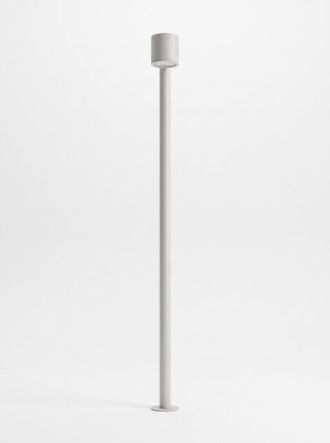 Lichtmast feuerverzinkt, helle Zinkoberfläche
